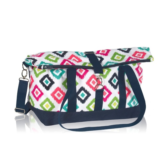 Thirty One Fold Over Weekender in Candy Corners